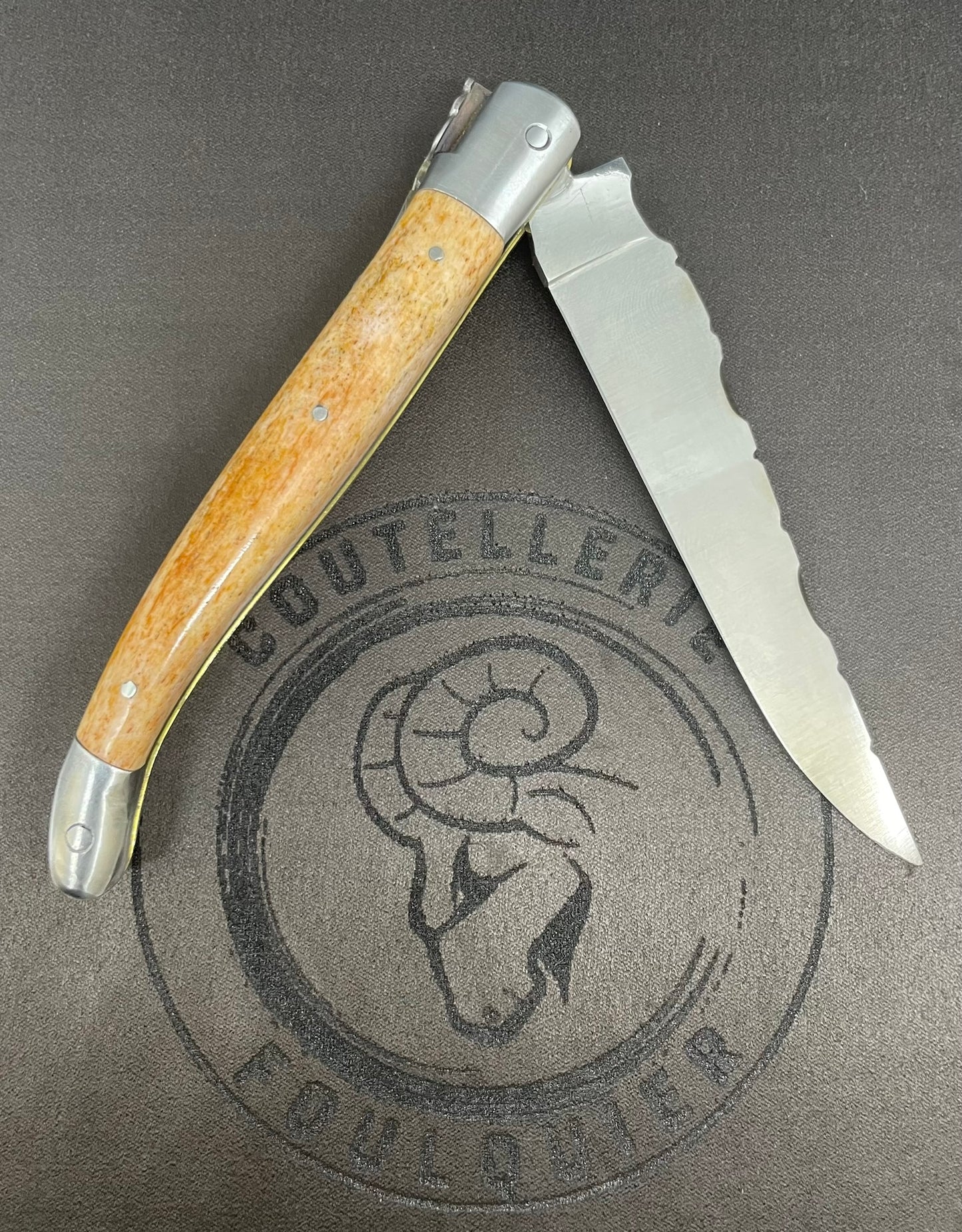 Laguiole Double Mitres Manche en Os de Chameau
